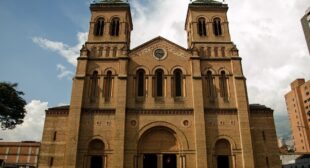 MedellÃ­n, Colombia: A Beacon for Remote Workers in the Digital Age