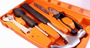 The Digital Nomadâs Toolkit: Tech Essentials for Working Anywhere
